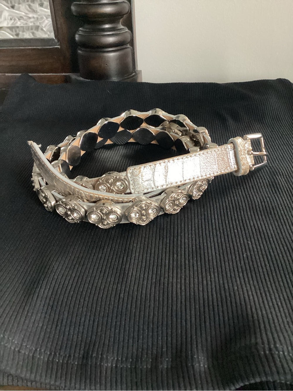 Vintage Cache Silver Metallic Leather Metal Charm Belt